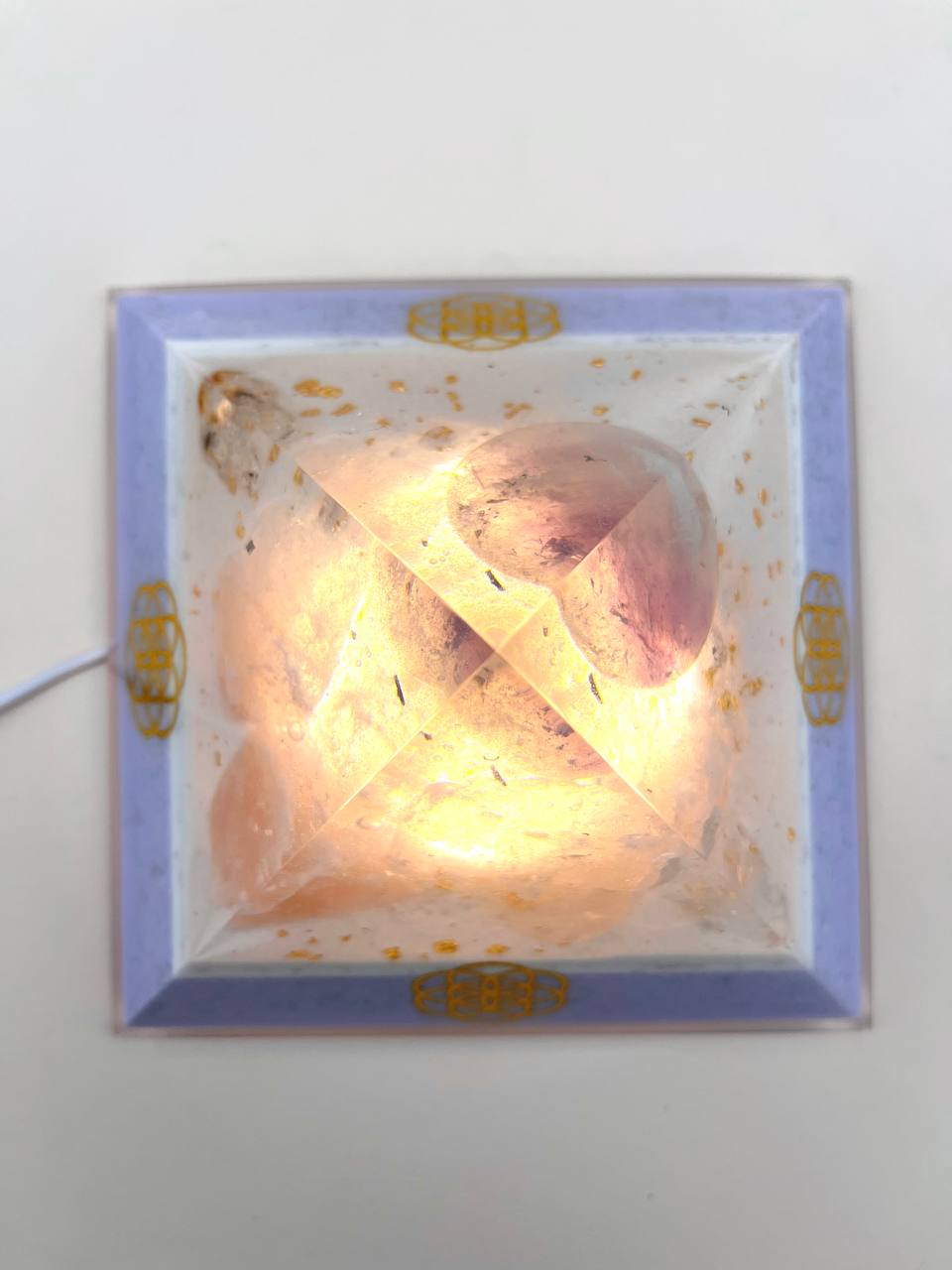 Beleuchteter Amethyst-Kugel Orgonit mit rosa Salz / Einzelstück