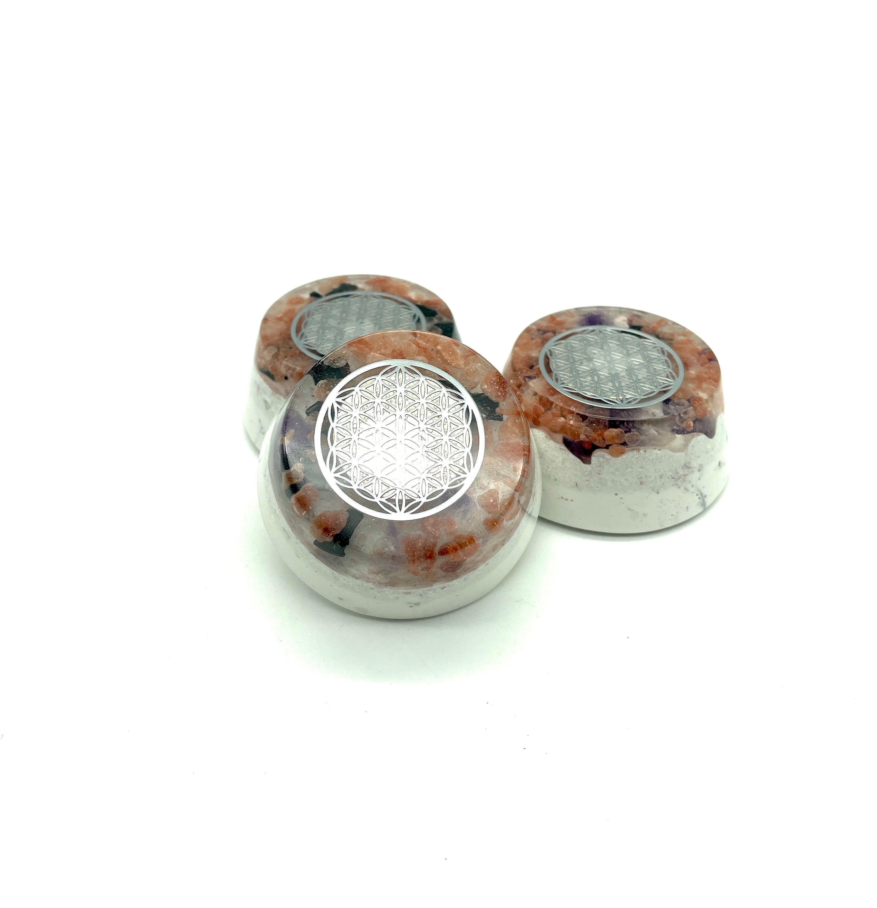 Orgonit „Der Salzstreuer“ mit Symbol „Blume des Lebens in Silber" PLUS MAGNET