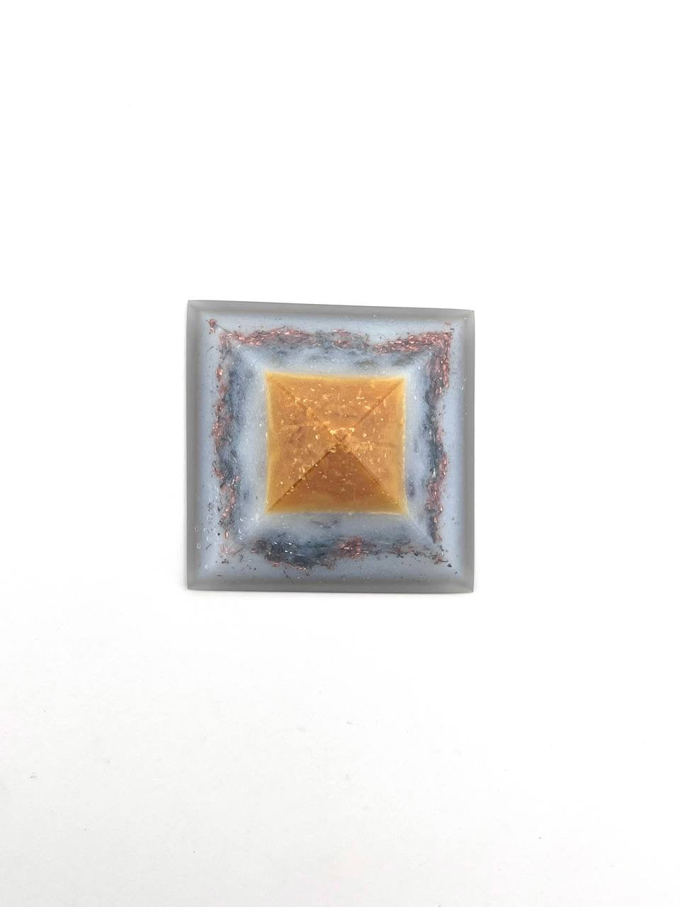 Orgon Salzpyramide (dunklere Ausführung) -Minipyramide (7cm)-