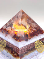 Orgonpyramide mit Beleuchtung / Einzelstück