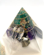 Orgonpyramide -6 Eck- grün