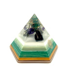 Orgonpyramide -6 Eck- grün