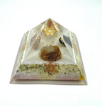 Orgonitpyramide mit Karneol