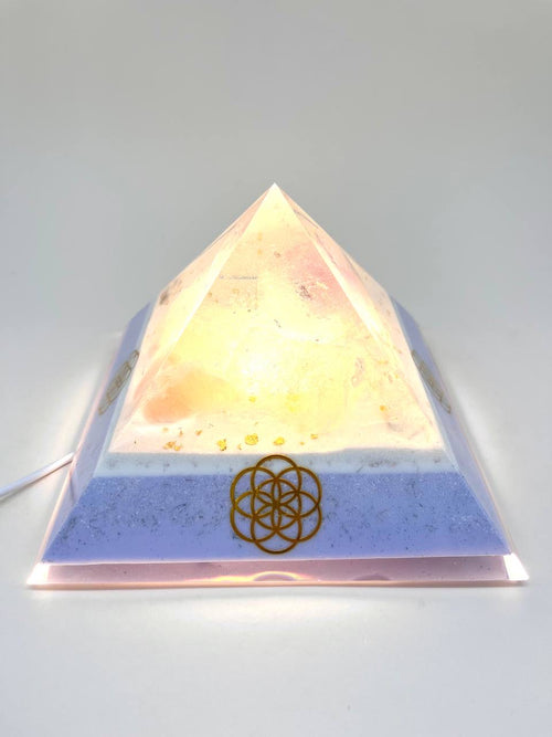 Beleuchteter Amethyst-Kugel Orgonit mit rosa Salz / Einzelstück