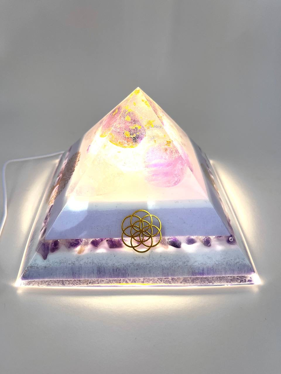 Beleuchteter Amethyst-Kugel Orgonit / Einzelstück