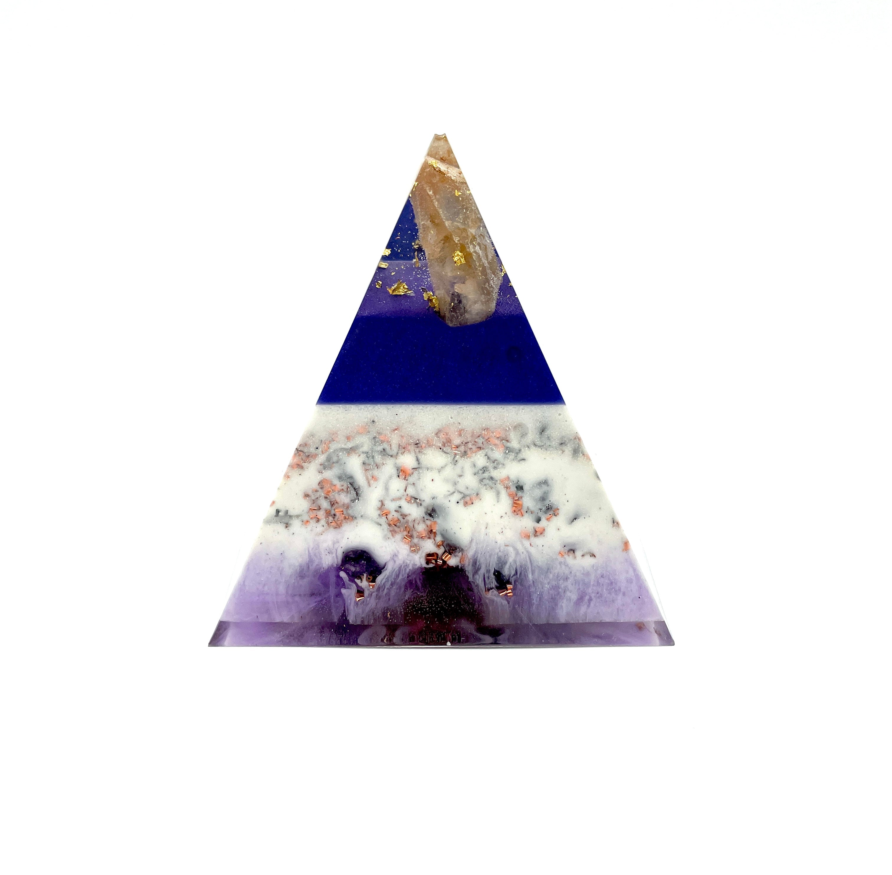 Orgonpyramide "Schwarzwaldspitze" - blau / weiß / flieder -