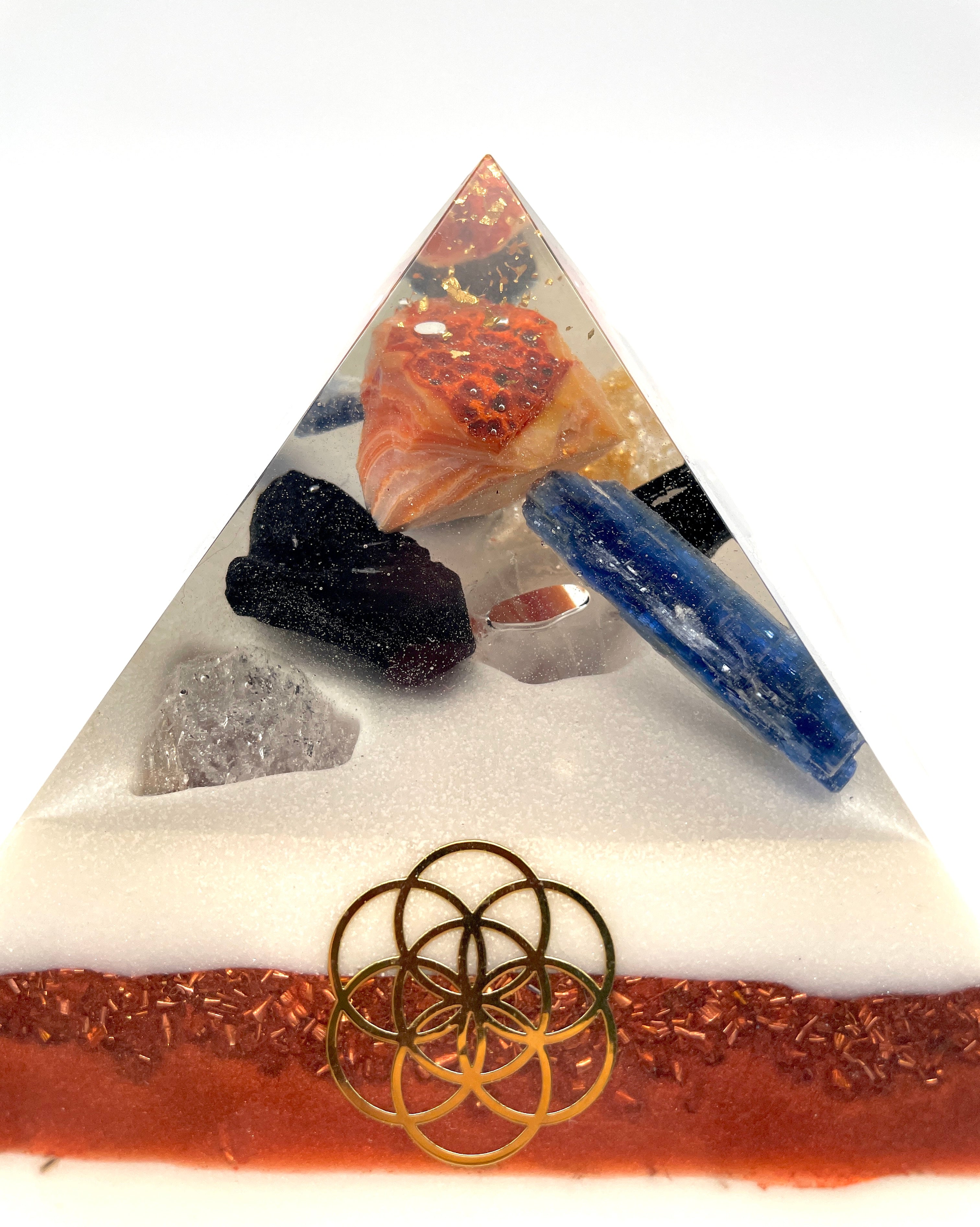 Orgonpyramide mit Karneol