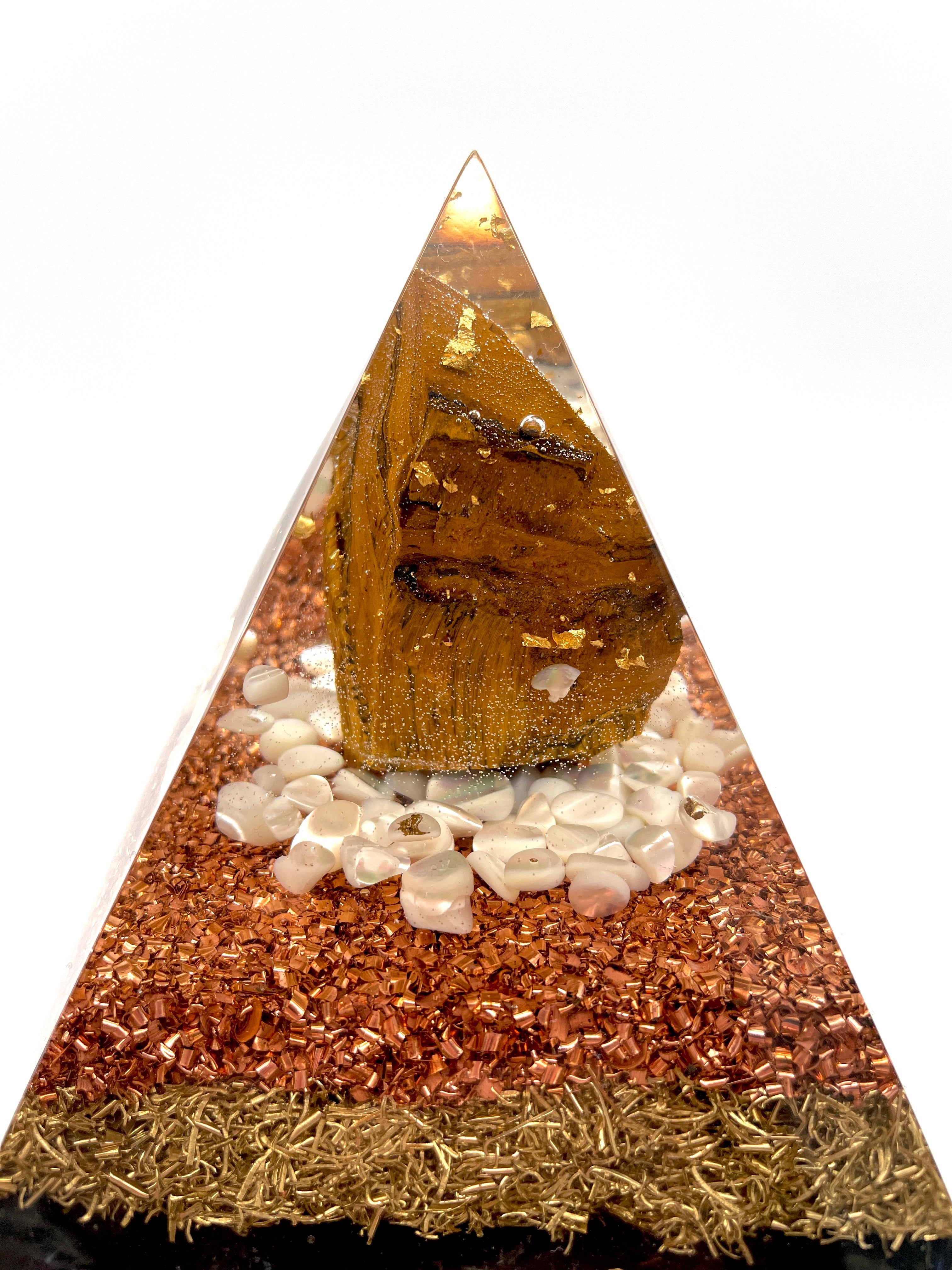 Orgonpyramide -Natur- mit Tigerauge