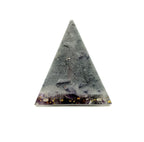 Orgonpyramide "Schwarzwaldspitze" - silbergrau -
