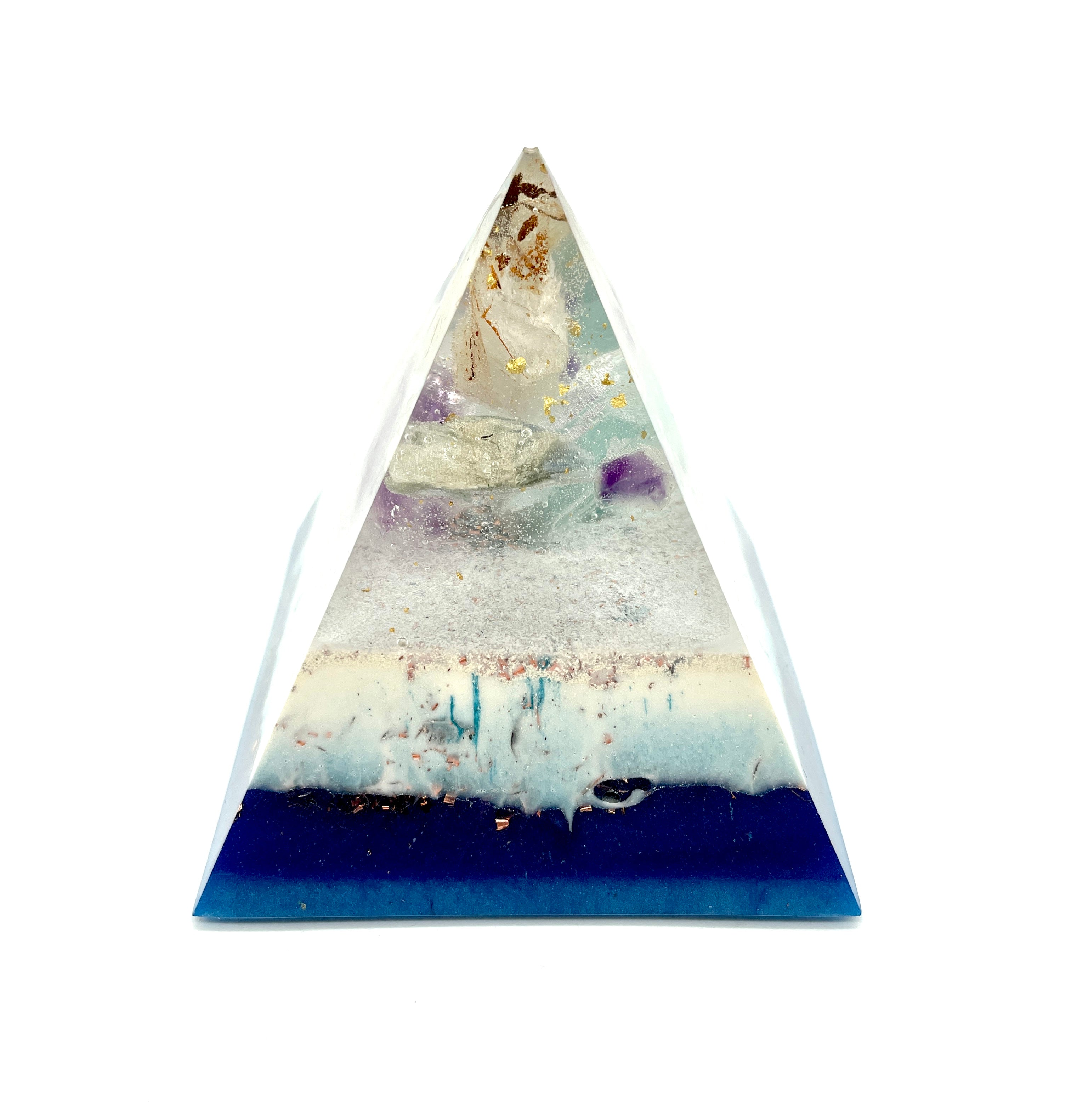 Orgonpyramide "Schwarzwaldspitze" -Fluorit / Amthyst / Bergkristall-