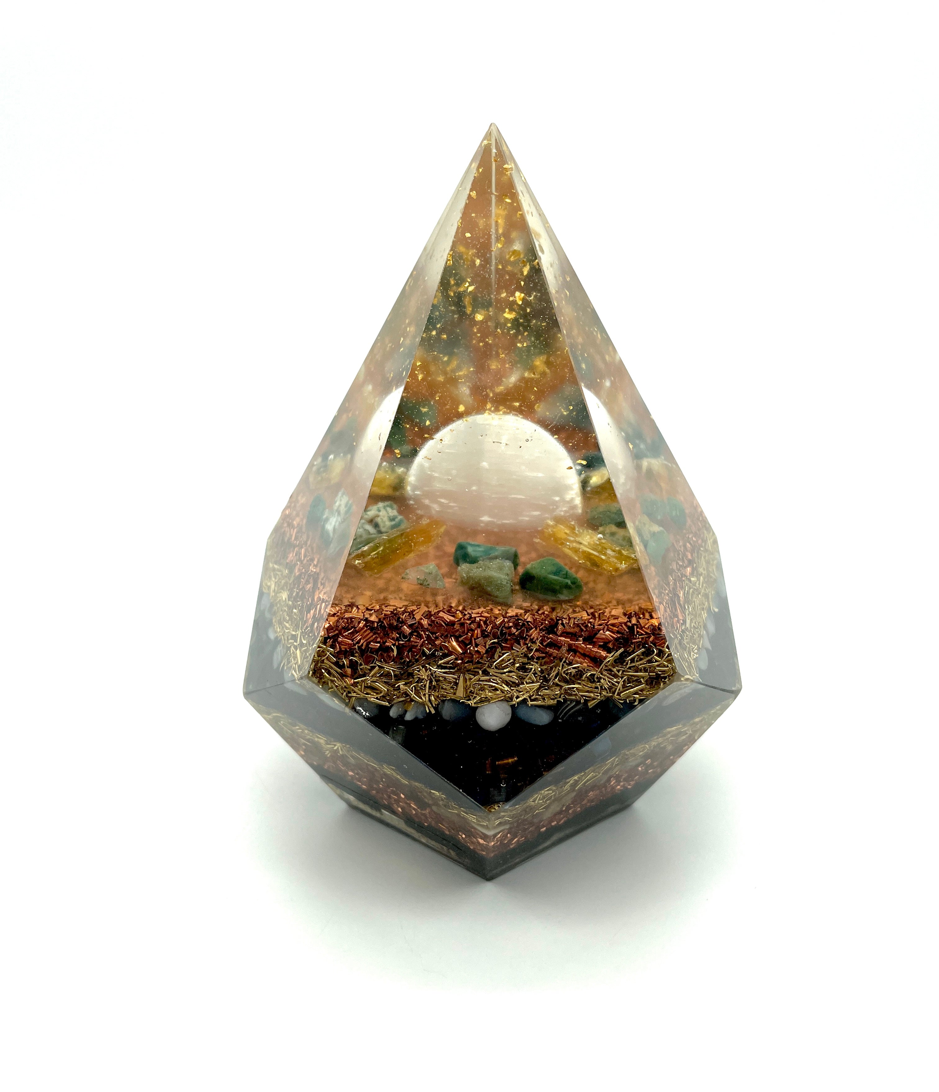 Orgonpyramide -5 Eck- mit Selenit Halbkugel